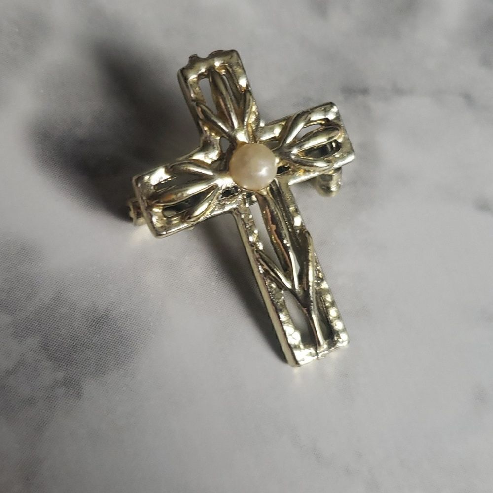 Vintage Silver Cross Brooche